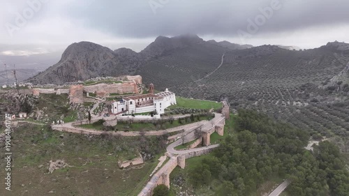 Ermita de la Virgen de Gracia y ruinas del castillo de Archidona, España
