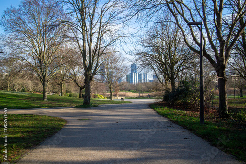 Bild auf Leinwand View of La defense business district from Parc Andre Malraux - Nanterre - Hauts-