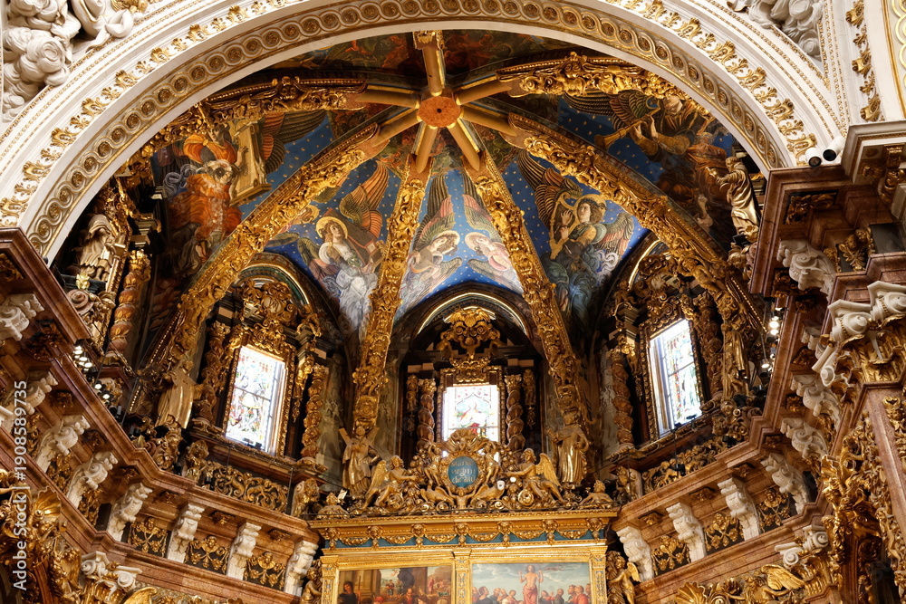 Obraz premium October 4, 2025, Valencia: Main chapel of Valencia Cathedral. Spain.