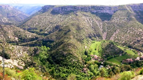 Vallée de la rivière Vis et un méandre asséché. Navacelles, Hérault, France.