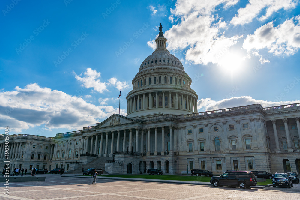 Obraz premium Washington DC, USA - October 09, 2025: United states Capitol. Capitol building. The Capitol building in Washington. Architecture view on dome with column. Famous Capitol in Washington DC