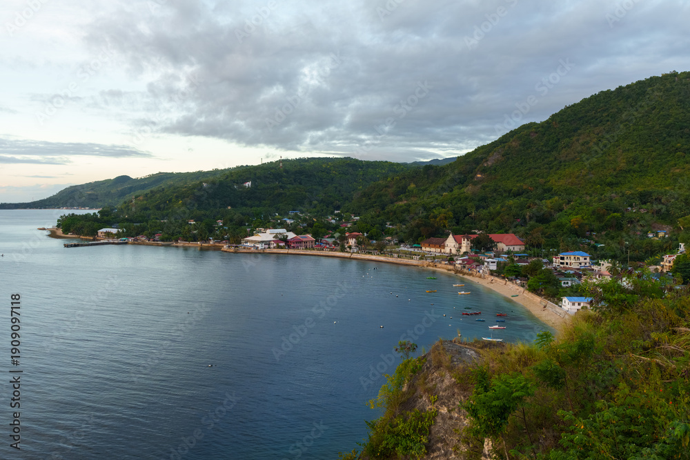 Fototapeta premium Coastal Town and Bay View in Cebu