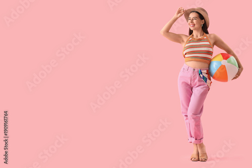 Stylish young woman in summ...