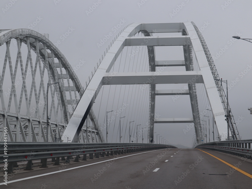 Obraz premium bridge over the sea