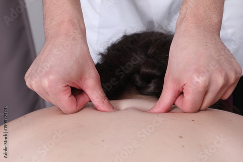 Fotografie Massage des mains et dos sur un client