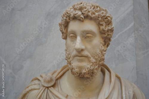 Foto Close up portrait of a marble bust or statue depicting the ancient Roman emperor
