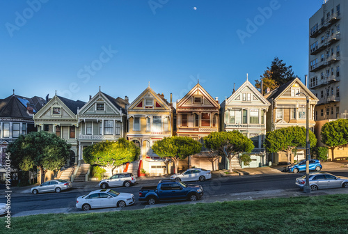 Iconic San Francisco landmark featuring the Painted Ladies at Alamo Square