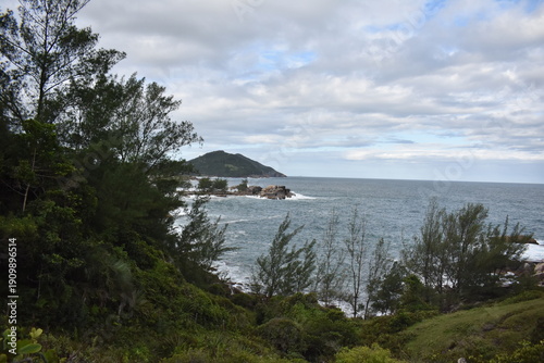 Vista de sendero a la playa