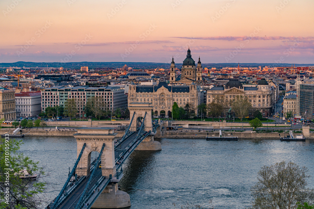Fototapeta premium Sunset view of the skyline in Budapest, Hungary.