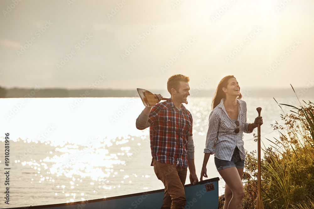 Ταπετσαρία Happy couple, sunshine and lake for canoe ride with travel, bonding and paddle for rowing