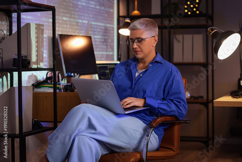 Female programmer working w...