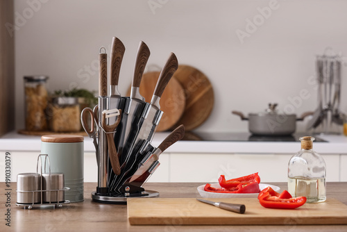 Set of knives with board an...