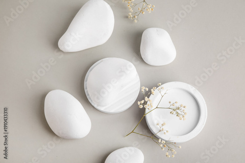 Decorative podiums with whi...