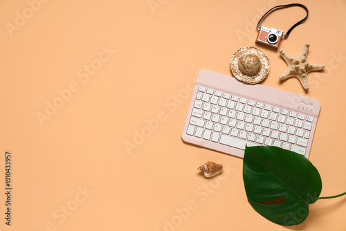 Computer keyboard with came...