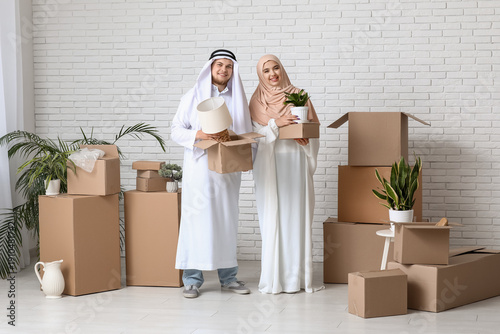 Young Muslim couple with be...