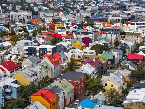 Schilderij op canvas Downtown of Reykjavík - City of Sagas, with old and new colorful residential buildings, top view