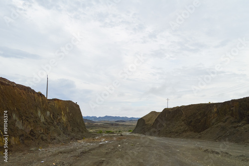 road to the mountain