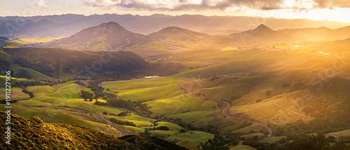 Panel kuchenny z motywem Panoramic photograph of hills at sunset, sunrise, and valley