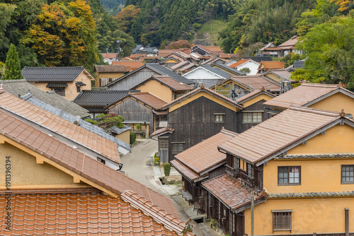 Fototapeta 日本 島根県大田市大森にある石見銀山の大森銀山伝統的重要建造物群保存地区の町並み