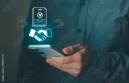 Foto The digital procurement process on smartphones, agreements, invoices, and contracts