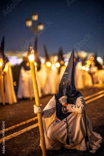 Canvas Print Seville Holy Week: La Estrella Nazareno Rests After Palm Sunday Procession