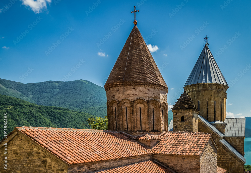 Obraz premium Ananuri Castle castle with Assumption Church on the Aragvi River in Dusheti Municipality, Georgia