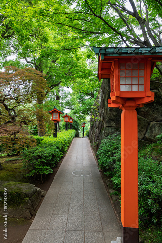 神社の灯籠