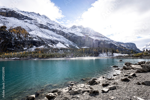 Vászonkép lago alpino de águas turquesa (cor glacial típica, causada por partículas minera