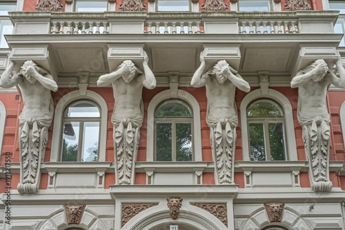 Quadro su tela Altbau, Ohranan talo, Jugendstil, Statuen tragen Balkon, Ullanlinna, Helsinki, F