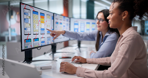 Tableau sur toile Successful Black Female Developer Designing Mobile App User