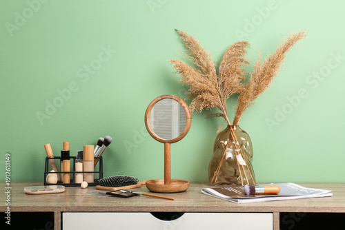 Vase with pampas grass, mir...