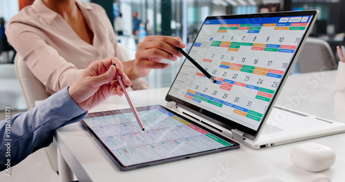 Quadro su tela Efficient Project Management Coordinator Uses Scrum For Scheduling
