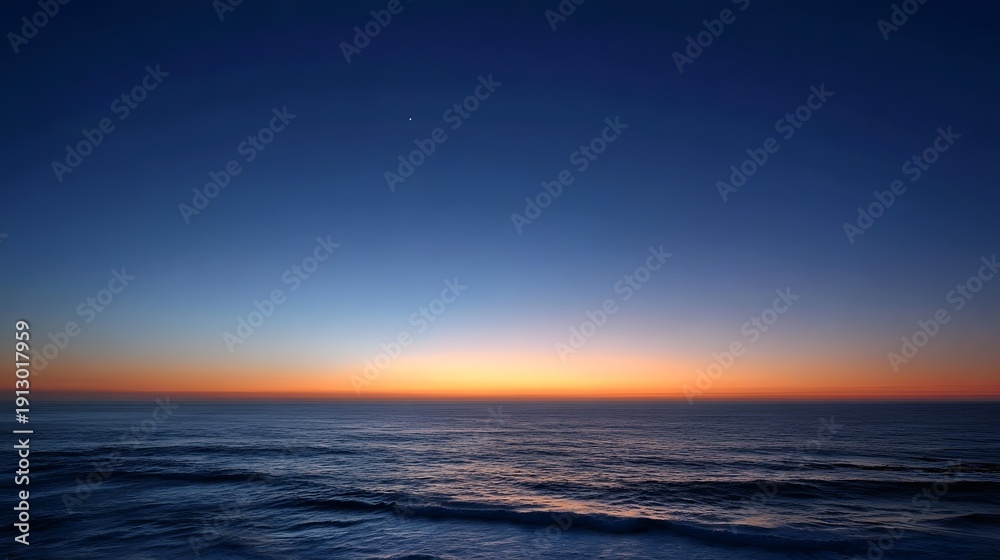 Obraz premium A tranquil twilight gradient sky over the ocean horizon with a single distant star