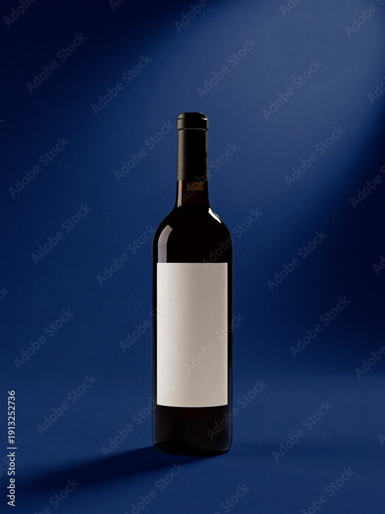 Obraz premium Red Wine Bottle Label Mockup – Premium Packaging Presentation