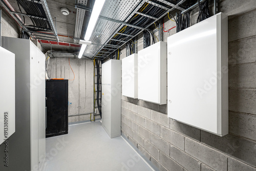 Szafę sterownicze - zarządzanie szafami elektrycznymi oraz administracja dostępów