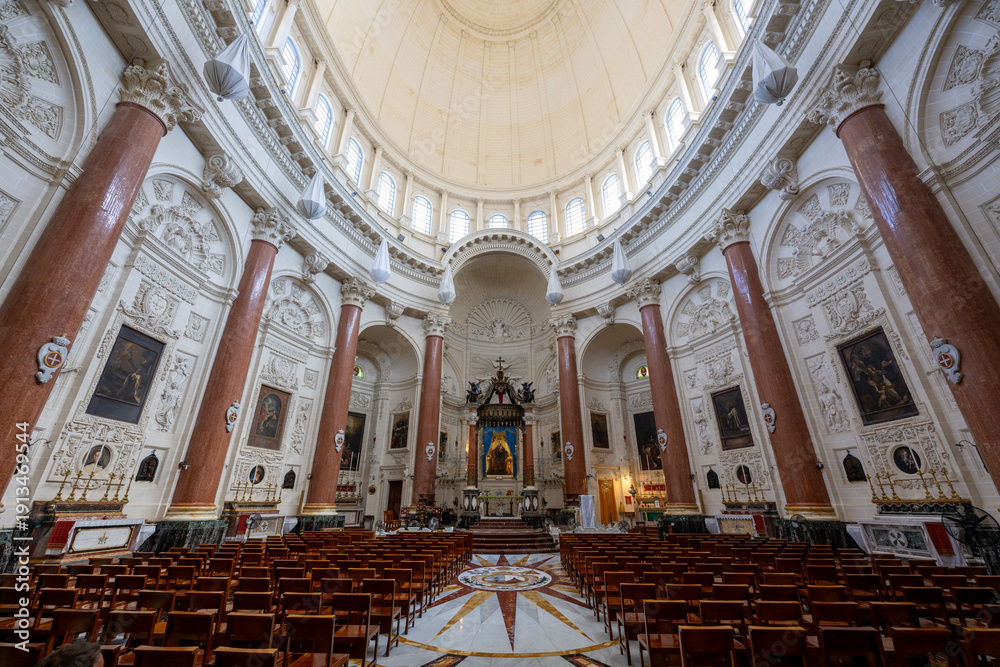 Obraz premium Interior of Basilica Sanctuary of Our Lady of Mount Carmel - Valletta, Malta