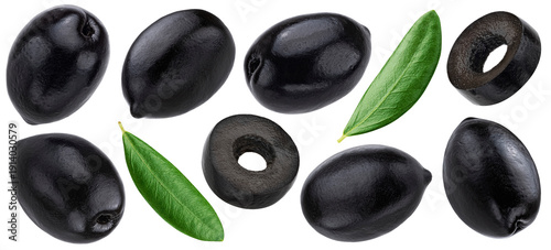 Tableau sur toile Black olives whole and sliced isolated on white background