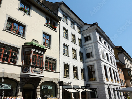 dans les rues de schaffhausen et leurs maisons avec oriel