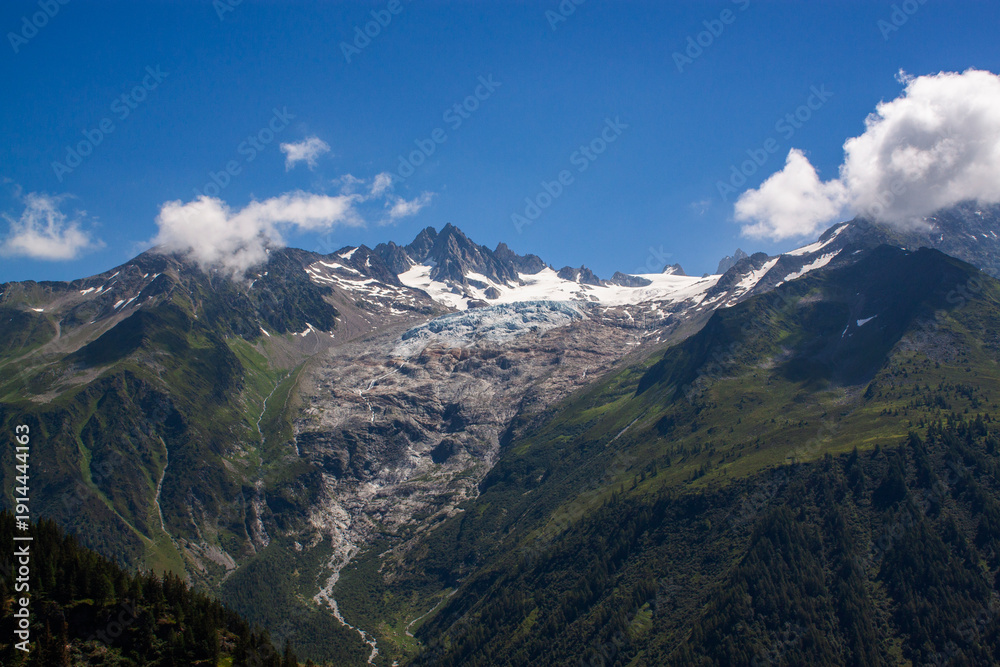 Obraz premium Spectacular view of Mont Blanc massif from lac Blanc, Chamonix
