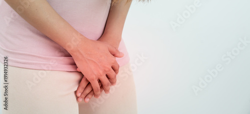 Foto Cervical cancer, female reproductive system, woman touching lower abdomen, sexua