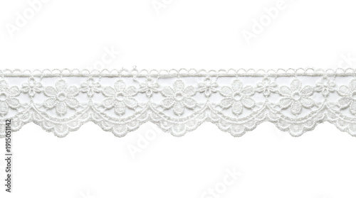A horizontal white embroidered lace trim with scalloped floral edging, on a transparent background for borders, invitations, textiles, and decorative layouts.