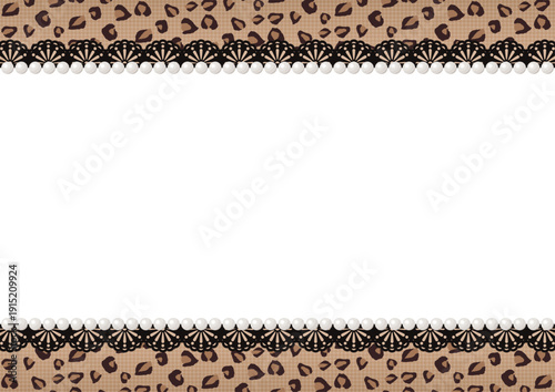 Y2Kファッションをイメージした平成レトロなヒョウ柄背景 ギャル風の黒レースとパールのフレーム