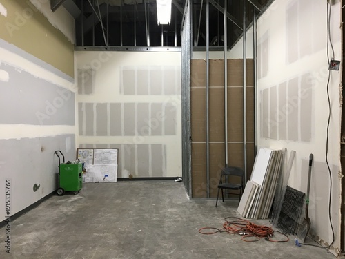 Tableau sur toile Drywall Installation, Construction Site, Retail Store Remodel