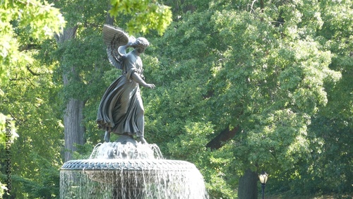 Konstfotografi New York City Central Park Bethesda Fountain, angel statue by Bethesda Terrace on summer day, United States