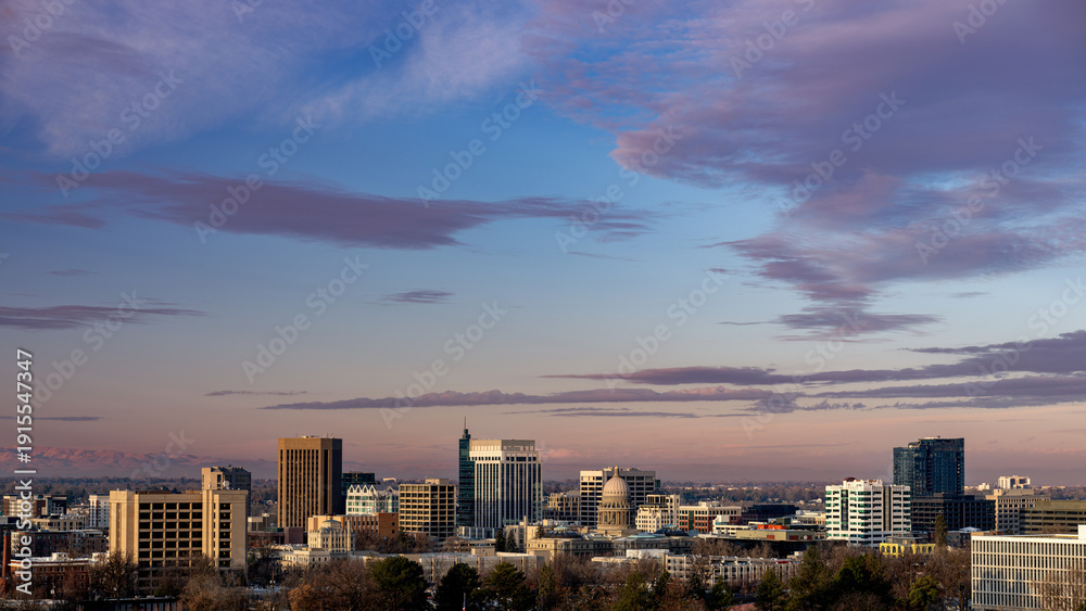 Fototapeta premium Winter sunrise over the skyline of Boise Idaho