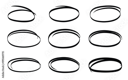 Hand drawn circle line sketch. Vector set circular scribble doodle round circles,  message note mark design element. Pencil, pen, graffiti bubble, ball draft illustration. - Vector