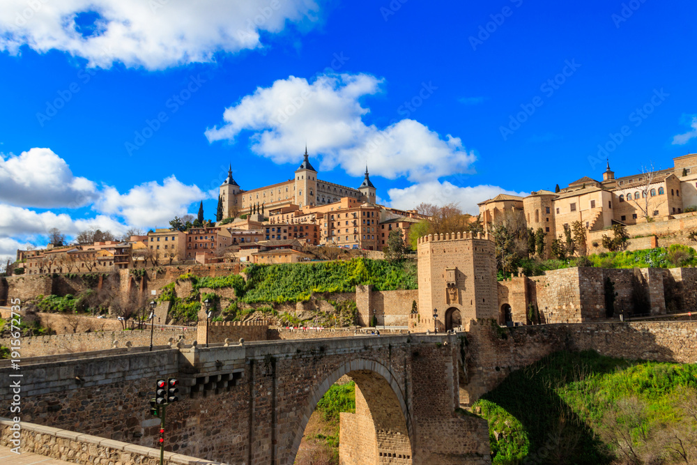 Obraz premium View in the old city of Toledo, Spain