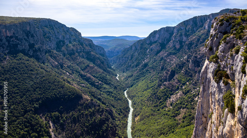 Cuadro en lienzo Gorges du Verdon Canyon with cliffs, river and green forest, Alpes-de-Haute-Provence, France, Europe