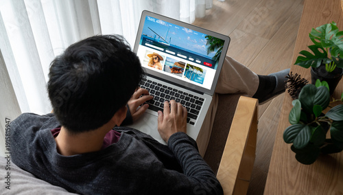 Online travel agency website for modish search and travel planning offers deal and package for flight , hotel and tour booking