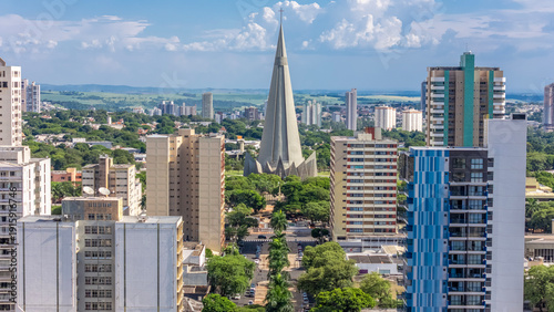 Billede på lærred Vista aérea do eixo monumental de Maringá com a Catedral de Maringá, Catedral Me